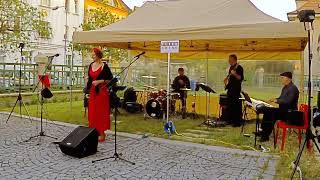 TEA FOR TWO by Tuten Swing at Semler Café - live outdoor video