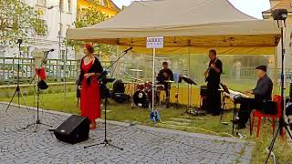 Video TEA FOR TWO by Tuten Swing at Semler Café - live outdoor video