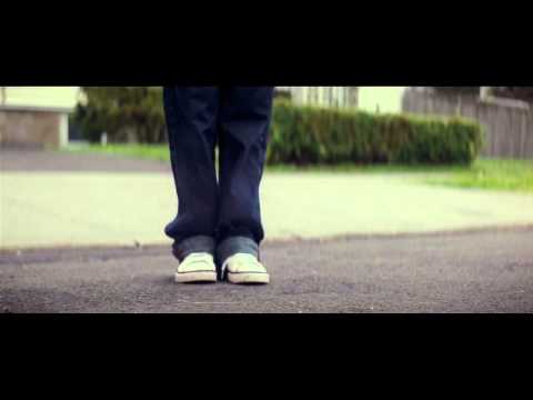 download lagu mp3 mp4 Nous Devons Parler De Kevin, download lagu Nous Devons Parler De Kevin gratis, unduh video klip Nous Devons Parler De Kevin