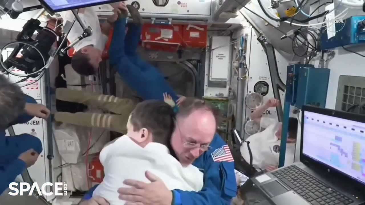 La NASA traería a los astronautas a casa antes de tiempo desde la ISS por un problema medico!