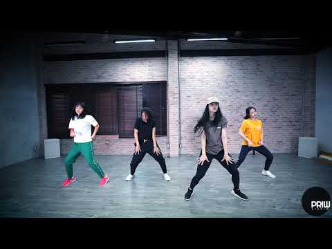 Question by Chris Brown | Sophie | PRIW STUDIO