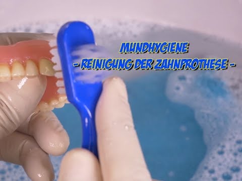 Mundhygiene - Reinigung der Zahnprothesen