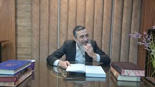 הרב אליעזר לוי - דבר הלכה - הלכות ברכות 5 - לברך ביד ימין - שיעורים מבית המדרש "אבי בעזרי" בת-ים (הרב אליעזר לוי) - התמונה מוצגת ישירות מתוך אתר האינטרנט יוטיוב. זכויות היוצרים בתמונה שייכות ליוצרה. קישור קרדיט למקור התוכן נמצא בתוך דף הסרטון הרב אליעזר לוי - דבר הלכה - הלכות ברכות 5 - לברך ביד ימין - שיעורים מבית המדרש "אבי בעזרי" בת-ים (הרב אליעזר לוי) - התמונה מוצגת ישירות מתוך אתר האינטרנט יוטיוב. זכויות היוצרים בתמונה שייכות ליוצרה. קישור קרדיט למקור התוכן נמצא בתוך דף הסרטון