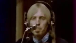 Tom Petty and The Heartbreakers   Keeping Me Alive 1982