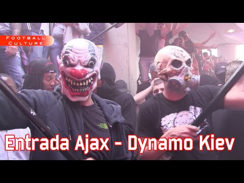 Entrada Ajax - Dynamo Kiev