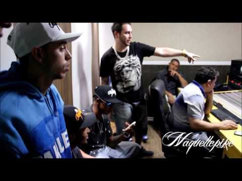 Mc Bronks - A Favela Pedi Paz (Studio THG ) Prévia Oficial