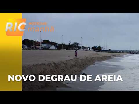 Novo degrau na areia da praia de Matinhos; IAT diz que a movimentação é um processo natural