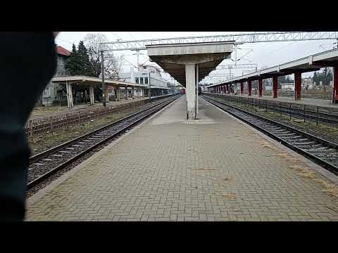 EA815 depou Iași execută manevră pentru R5443 Bacău - Pașcani cu mecanic de treabă