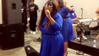 Lisa Knowles &amp; The Brown Singers