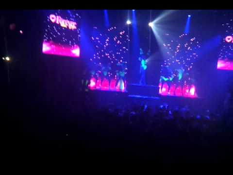 Offer Nissim opens the set - live in HAOMAN17 Tel Aviv - 28.09.2012