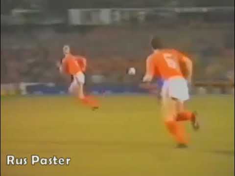 EURO-1988. Qualifiers. Group 5. Netherlands - Greece. Highlights.