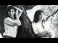 Kate & Anna McGarrigle - Walking Song