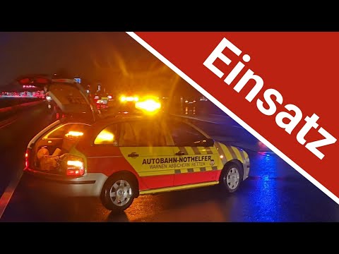 Extreme danger! Breakdown in the left lane near Hamburg-Moorfleet - Safety: #autobahnnothelfer