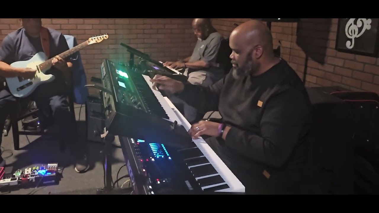 Promotional video thumbnail 8 for On Q The Show Band and Revue