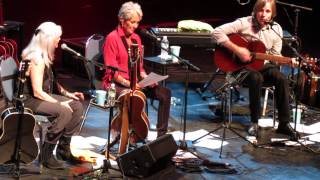 Emmylou Harris, Joan Baez and Jackson Browne - Guantanamera