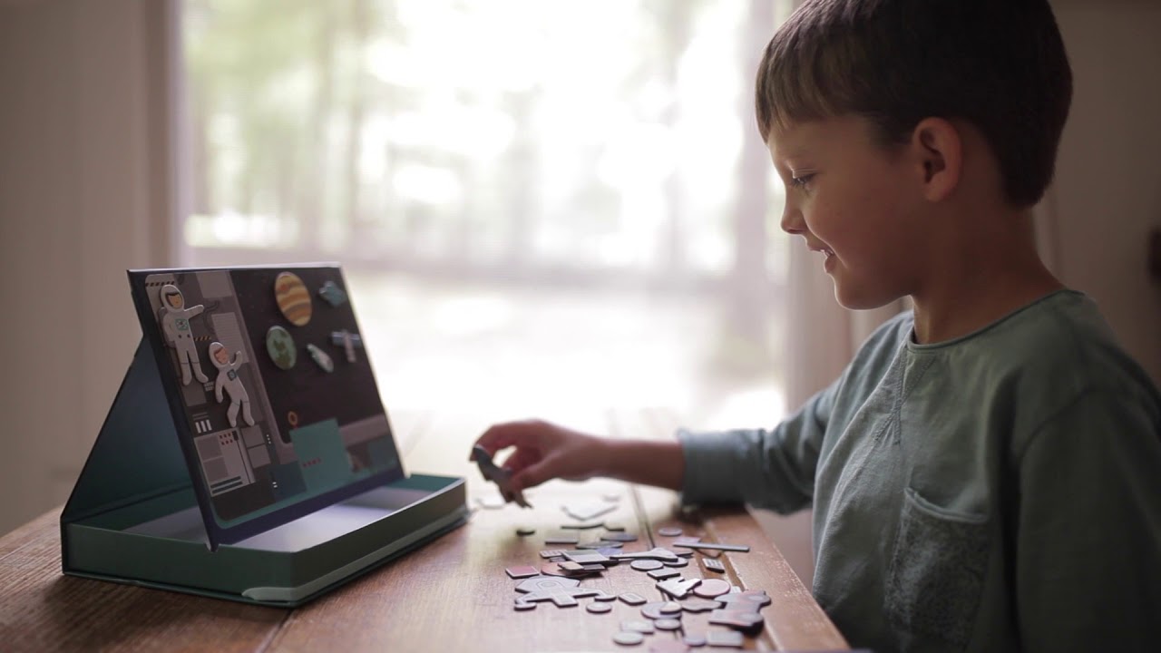 Petit Collage Magnetické divadlo vesmír