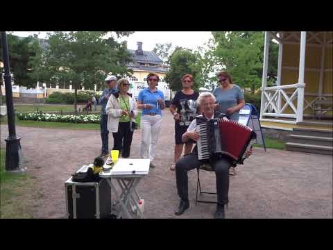 Mama Inez/Tchiou tchiou tchiou - Iris Valin & Yleisö