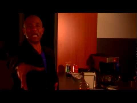 LESLIE VOS:  Blaw (Sranangtongo)