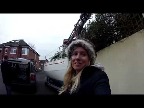 EP39 funNstuff Dropping the mast on our Red Fox trailer sailer and towing home