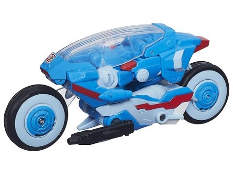 Chromia - Transformers Generations Deluxe Class