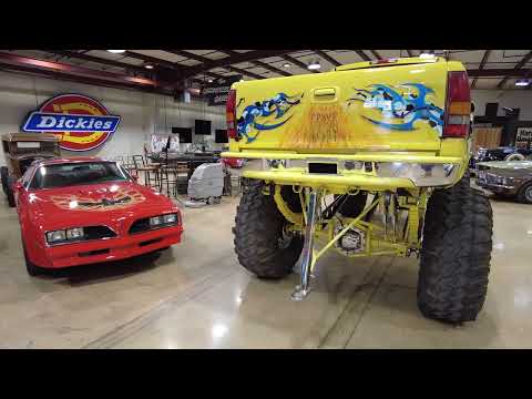 2002 Chevrolet Silverado 2500 by Gas Monkey Garage
