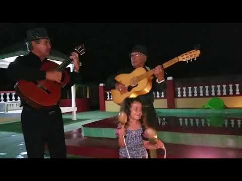 Las maracas. (CUBA Dec 2017)