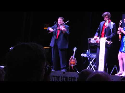 Rhonda Vincent & The Rage - Thunderclouds Of Love (feat. Josh Williams on vocal)