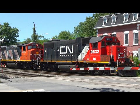 CN 532 Takes Its Sweet Time Going by the Perth St Railroad Crossing in Brockville