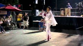 Download lagu Elvis Presley Impersonator Don Anthony in Howard Beach August 2011 (Video 10) - An American Trilogy mp3