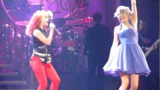 Taylor Swift and Hayley Williams Thats What You Get live