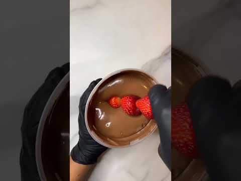 Chocolate strawberry sticks the perfect snack for any occasion!#food#dessert#shorts#viral#shortvideo