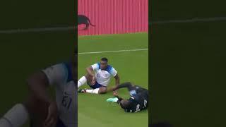 Bugzy Malone crushes Usain Bolt 🤣