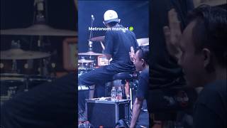 Download lagu Kata Rezha pas manggung: 'Buat apa pakai metronom digital kalo ada yang manual?' #Komunal #Metronome mp3