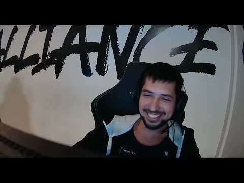 w33 smiling playing Windranger by Alliance