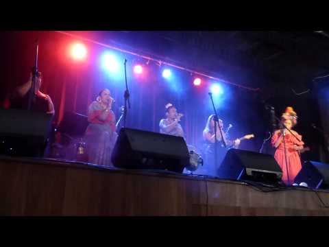 NGAIIRE w/ The Barefoot Divas- Never Forget I live at Mullum Music Festival 2013