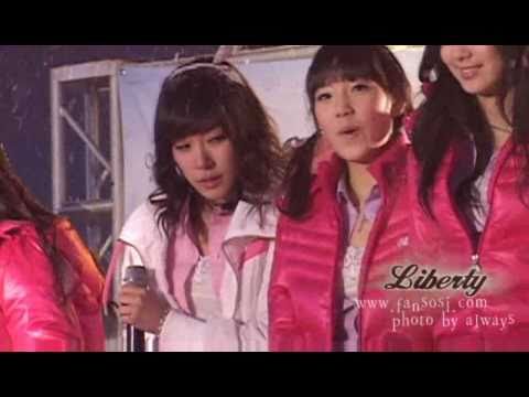 [Fancam] 090124 Taeyeon Tiffany SNSD - Talk @ Oak Valley Snow Park