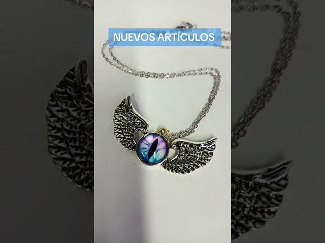Vídeo relacionado con FrostyFlair Juego de Joyas de Disfraces, Collar de Ojos de Botón Piedra Clave, Clip de Libélula para Cosplay, Joyas para Halloween & Accesorios de Película, Regalo para Fans