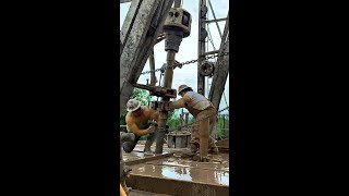 Tripping Drill Pipes into the Rig Hole #rig  #drilling #oil #tripping #drillingrig #roughneck
