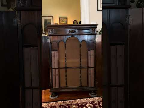 Collegiate Sam by Harry Reser’s Syncopators, 1929 on the 1925 Victor Credenza Victrola