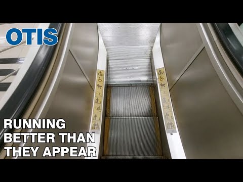 Rare Enclosed 1980s OTIS 32-UB Escalators - Boulards Clothing Store, Downtown - GO, BR