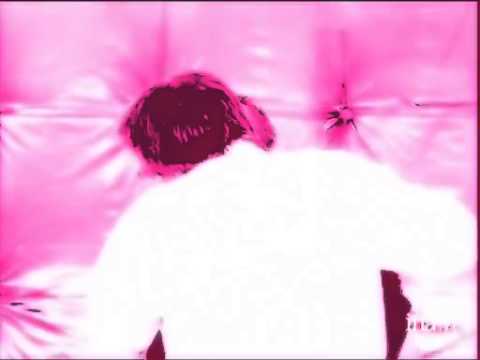 Kiss break: Christophe Lambert - INA Archive