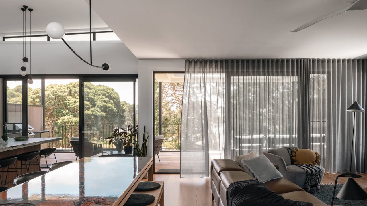 How This Biophilic Home Connects with the Treetops Seamlessly - Simple Dwelling