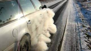 preview picture of video 'TDI Power !!! Winter Burnout  VW Passat Teil 2'