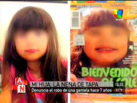 Tuvo gemelas, le robaron una y la encuentra en una tapa de revista