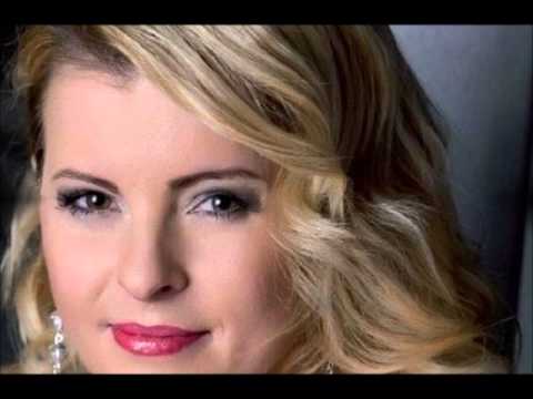 Naše Iveta Bartošová