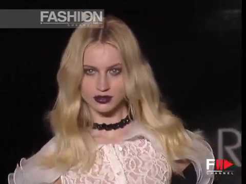 Fashion Show "Mariella Burani" Autumn Winter 2006 / 2007 Milan 1 of 4 by Fashion Channel
