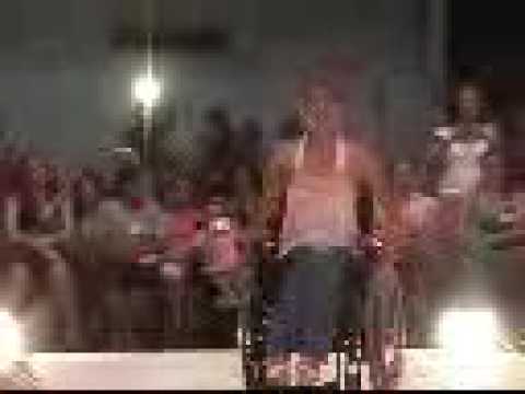 CM Desfile Moda Adap Vitoria 1.mp4