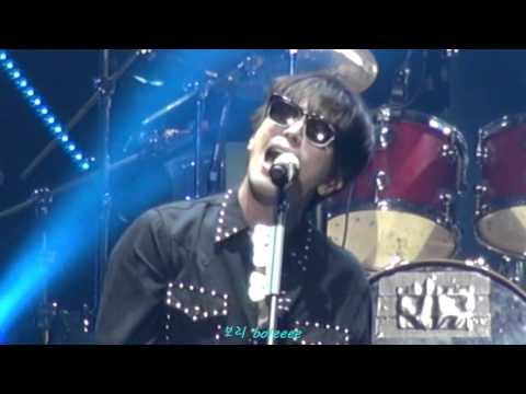 151002 CNBLUE Come Together in Shanghai -  Intro + Domino (정용화 Yonghwa focus)