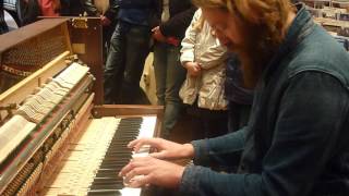 Joep Beving - The Gift (Instore live @ Kroese Arnhem 15.04.2017) 2/3