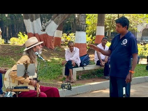 Busker Refuses to Stop